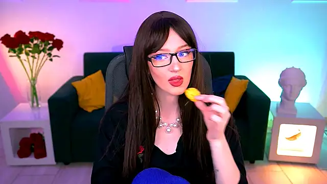 Snapshot of AliceWelch_ chatting on September 2025 09:59:01 AM AliceWelch online show from September 2025 09:59:01 AM