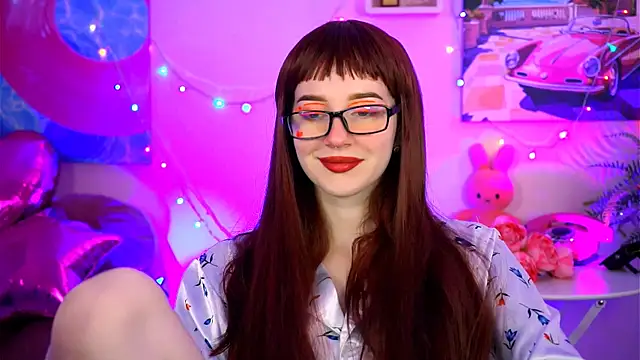 Snapshot of AliceWelch_ chatting on September 2025 08:24:01 AM AliceWelch online show from September 2025 08:24:01 AM