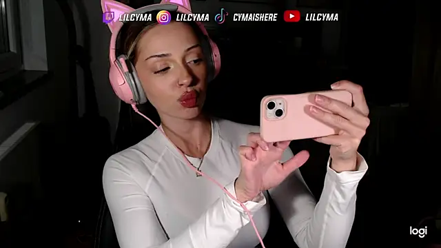 Snapshot of cymaishere chatting on October 2025 05:46:01 PM cymaishere online show from October 2025 05:46:01 PM
