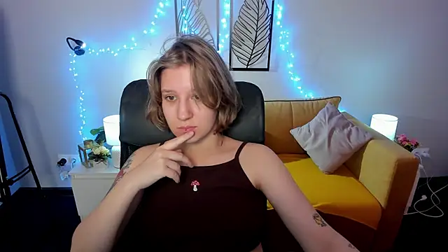 Hailey Foxy online show from October 2025 08:49:02 AM