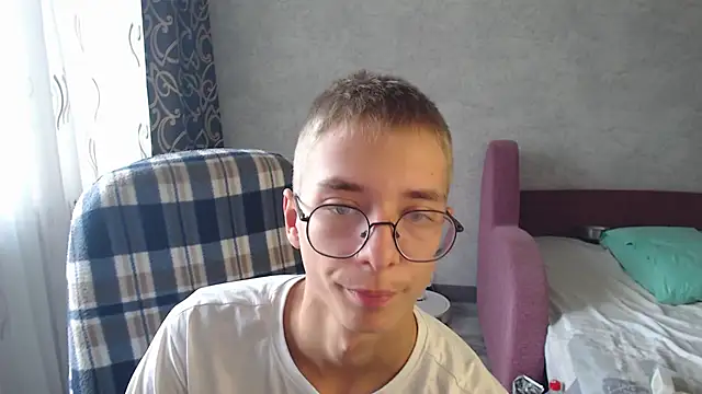 glasses cat online show from September 2025 09:36:02 AM