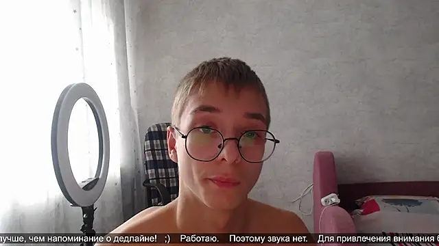 glasses cat online show from October 2025 07:32:02 AM