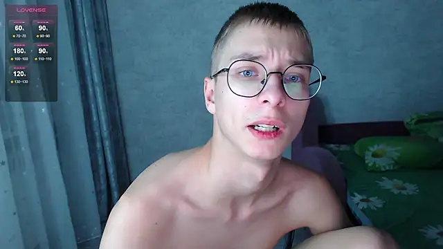 glasses cat online show from November 2025 08:20:02 PM