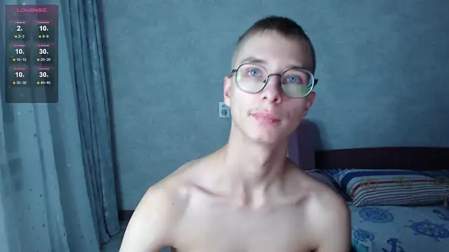 glasses cat online show from November 2025 08:56:02 PM