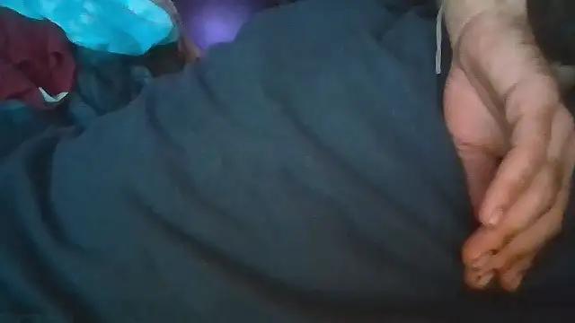 hungspundick1 online show from November 2025 11:47:01 AM