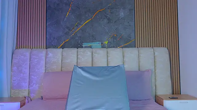 mia scot online show from February 2026 11:53:01 AM