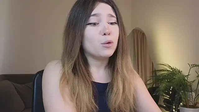 Lina Glow online show from May 2026 06:49:02 AM