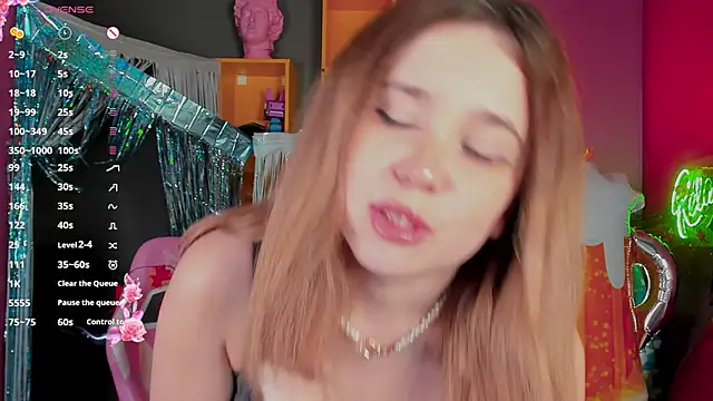 Snapshot of Lina_Glow chatting on September 2025 06:43:02 PM Lina Glow online show from September 2025 06:43:02 PM