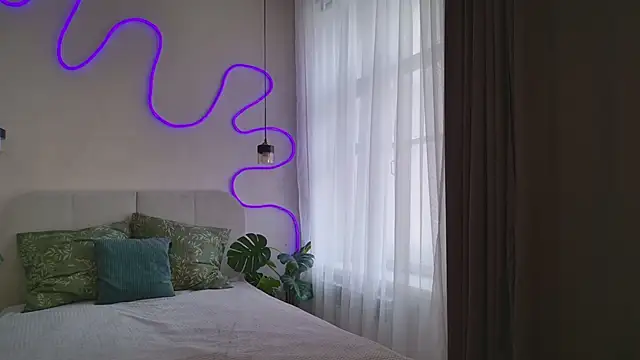 Lina Glow online show from April 2026 06:39:01 AM