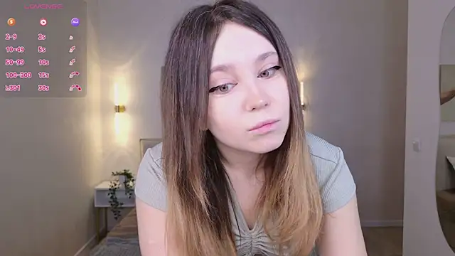 Lina Glow online show from April 2026 06:42:02 AM