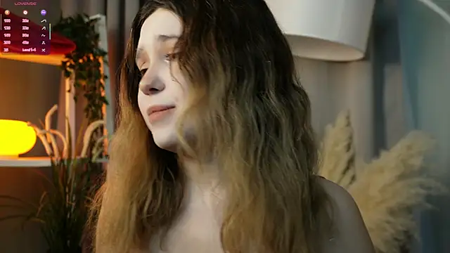 Snapshot of Lina_Glow chatting on December 2025 06:47:02 AM Lina Glow online show from December 2025 06:47:02 AM