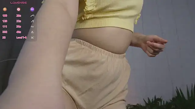 Lina Glow online show from April 2026 06:47:02 AM