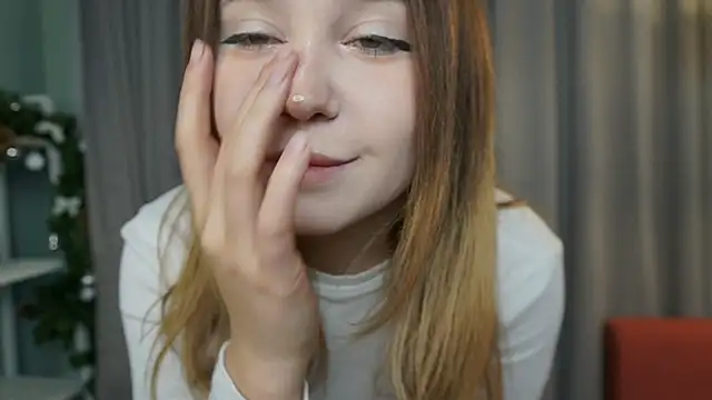 Lina Glow online show from January 2026 06:50:02 AM