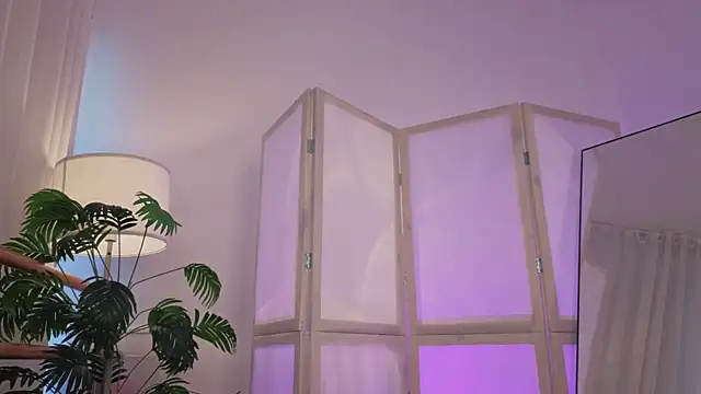 Lina Glow online show from February 2026 06:47:02 AM