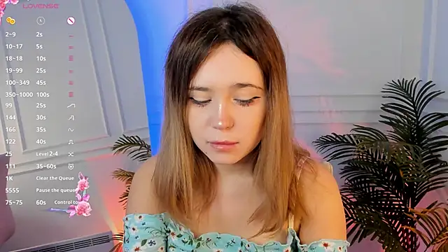 Snapshot of Lina_Glow chatting on September 2025 06:31:02 AM Lina Glow online show from September 2025 06:31:02 AM