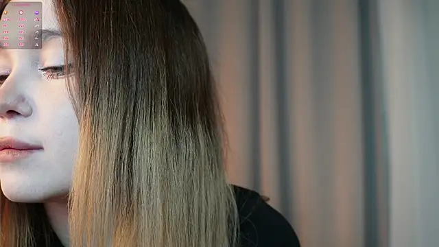 Snapshot of Lina_Glow chatting on November 2025 06:47:01 AM Lina Glow online show from November 2025 06:47:01 AM