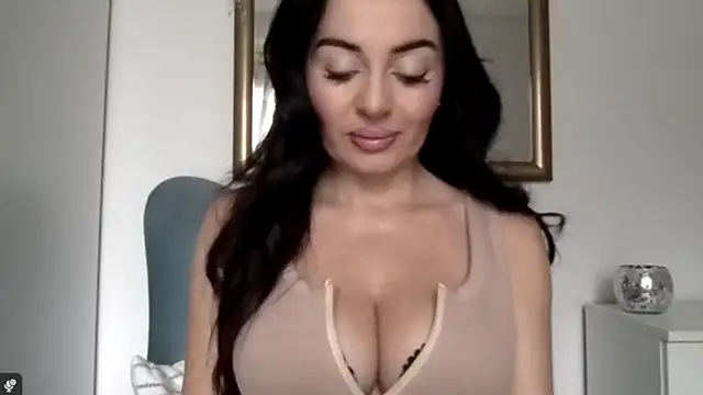 Snapshot of StellaSensual chatting on October 2025 06:50:01 AM StellaSensual online show from October 2025 06:50:01 AM