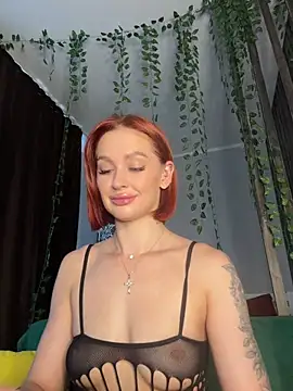 Snapshot of LittleFox___ chatting on June 2026 06:44:02 AM LittleFox online show from June 2026 06:44:02 AM