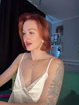 Snapshot of LittleFox___ chatting on June 2026 06:57:01 AM LittleFox online show from June 2026 06:57:01 AM