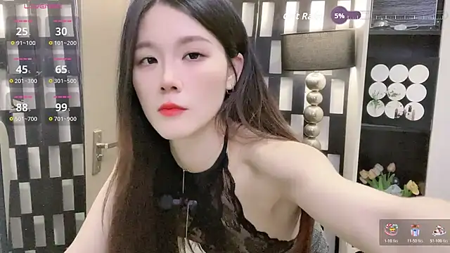 Snapshot of Yueyue-MM chatting on February 2026 05:43:01 PM Yueyue-MM online show from February 2026 05:43:01 PM