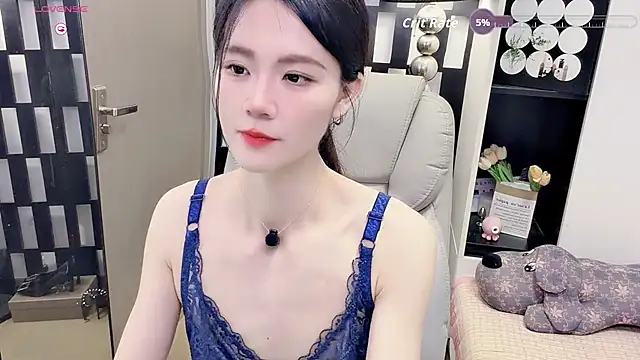 Yueyue-MM online show from June 2026 02:33:01 PM