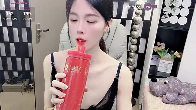 Yueyue-MM online show from May 2026 01:20:01 AM