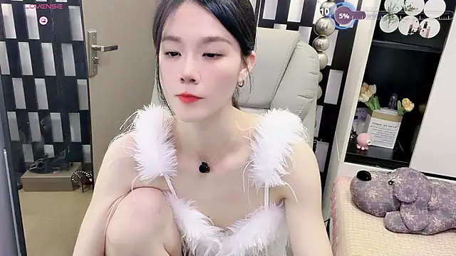 Yueyue-MM online show from June 2026 02:22:02 PM