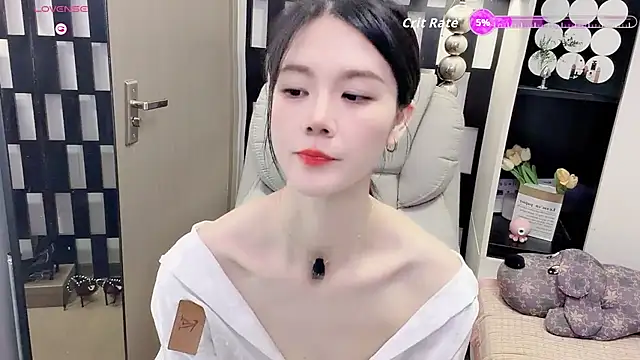 Yueyue-MM online show from June 2026 12:10:02 PM