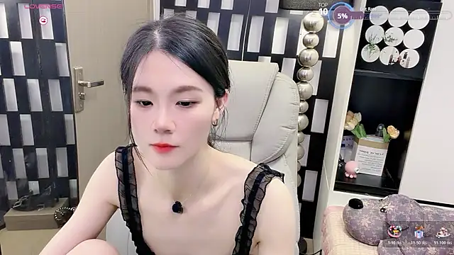 Yueyue-MM online show from June 2026 02:34:02 PM