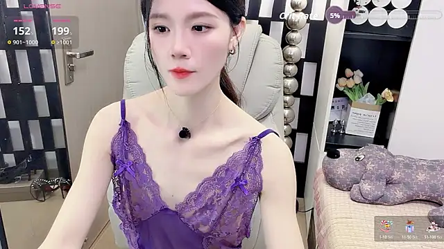 Yueyue-MM online show from May 2026 01:07:01 PM