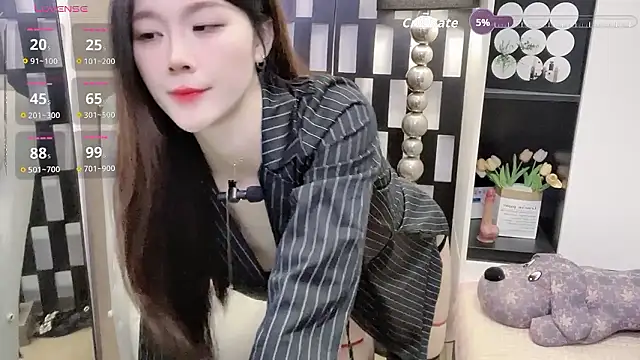 Snapshot of Yueyue-MM chatting on January 2026 02:40:01 AM Yueyue-MM online show from January 2026 02:40:01 AM