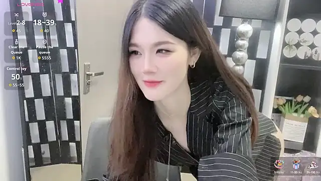 Yueyue-MM online show from October 2025 12:01:02 AM