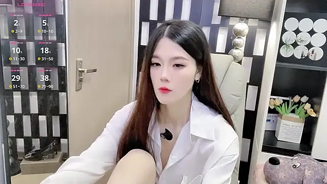 Yueyue-MM online show from November 2025 12:25:01 AM