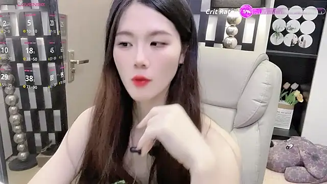 Snapshot of Yueyue-MM chatting on January 2026 01:37:02 PM Yueyue-MM online show from January 2026 01:37:02 PM