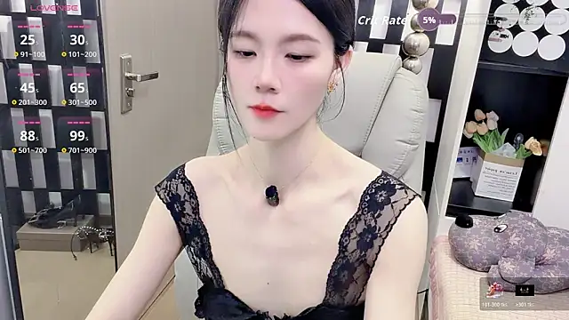 Yueyue-MM online show from May 2026 01:15:01 PM