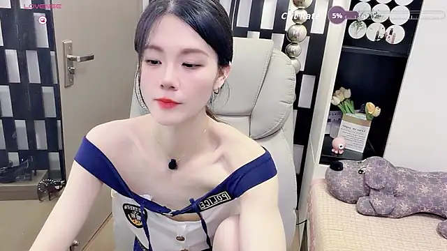 Yueyue-MM online show from June 2026 02:44:01 PM
