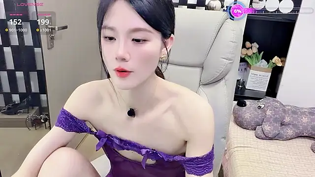 Yueyue-MM online show from May 2026 02:10:01 PM