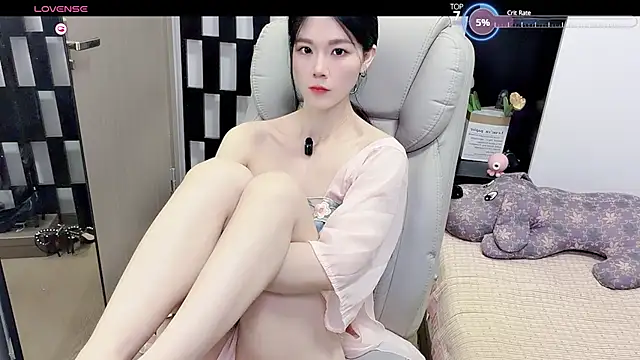 Yueyue-MM online show from July 2026 02:00:01 AM