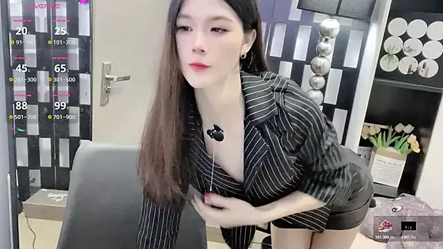 Yueyue-MM online show from October 2025 12:14:01 AM