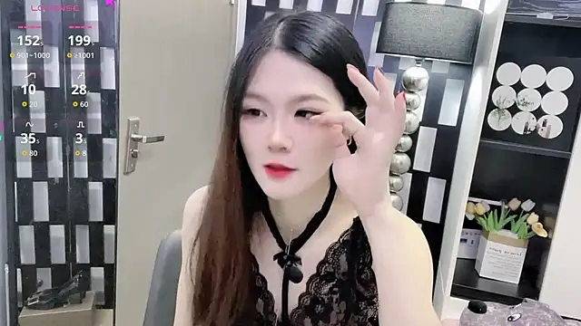 Yueyue-MM online show from October 2025 12:33:02 AM