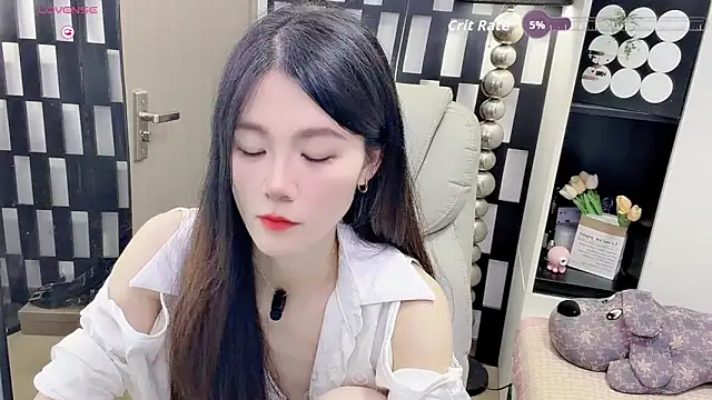 Yueyue-MM online show from May 2026 02:12:01 PM