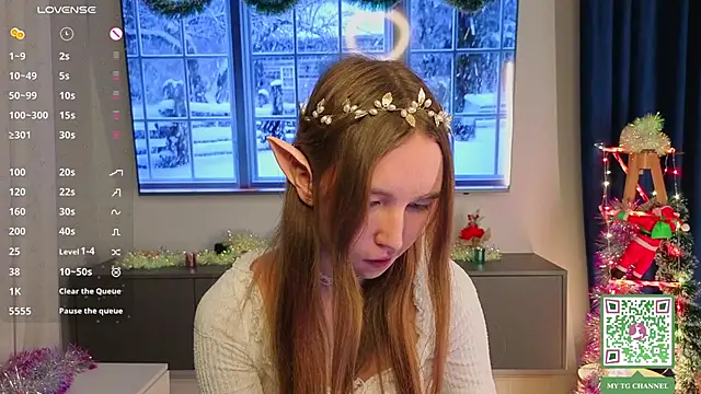 ElfredaTupy online show from December 2025 07:48:01 PM