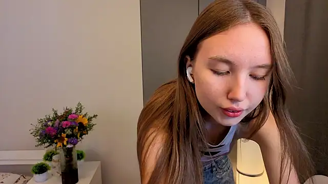 ElfredaTupy online show from September 2025 06:14:02 AM