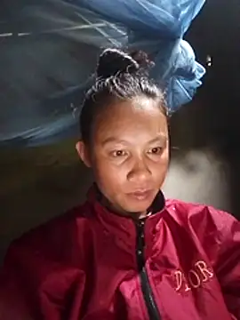 simi-lucy online show from November 2025 05:00:02 AM