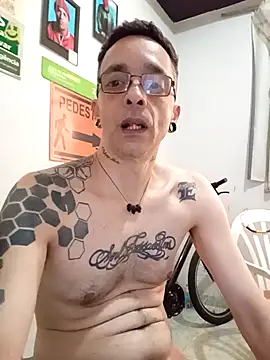 Snapshot of dinho_carioca chatting on October 2025 02:03:02 PM dinho carioca online show from October 2025 02:03:02 PM