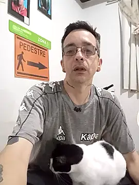 Snapshot of dinho_carioca chatting on November 2025 02:32:01 PM dinho carioca online show from November 2025 02:32:01 PM