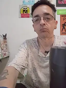 Snapshot of dinho_carioca chatting on November 2025 03:24:01 PM dinho carioca online show from November 2025 03:24:01 PM