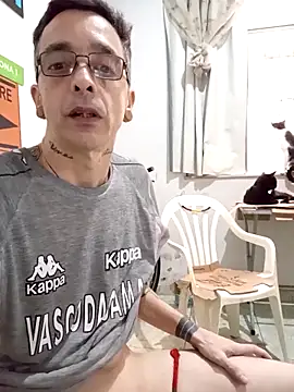 Snapshot of dinho_carioca chatting on October 2025 01:32:02 PM dinho carioca online show from October 2025 01:32:02 PM