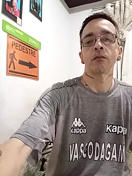 Snapshot of dinho_carioca chatting on November 2025 02:53:02 PM dinho carioca online show from November 2025 02:53:02 PM