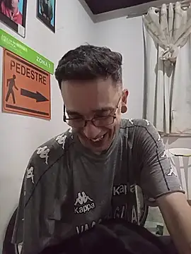 Snapshot of dinho_carioca chatting on November 2025 01:48:02 PM dinho carioca online show from November 2025 01:48:02 PM